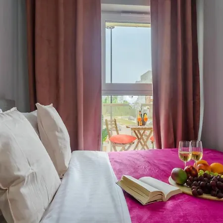 Cozy Retreat For 4 In Warsaw Łódź