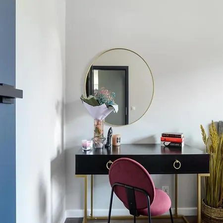 Cozy Retreat For 4 In Warsaw *